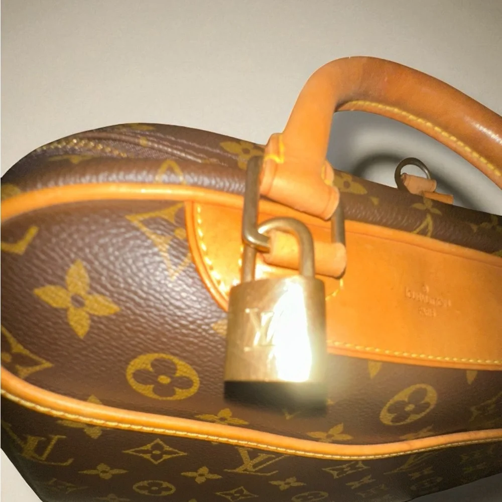 Louis Vuitton Trouville Crossbody Strap, Tag, Poignet, Box & DustBag ENTRUPY COA - Picture 14 of 16